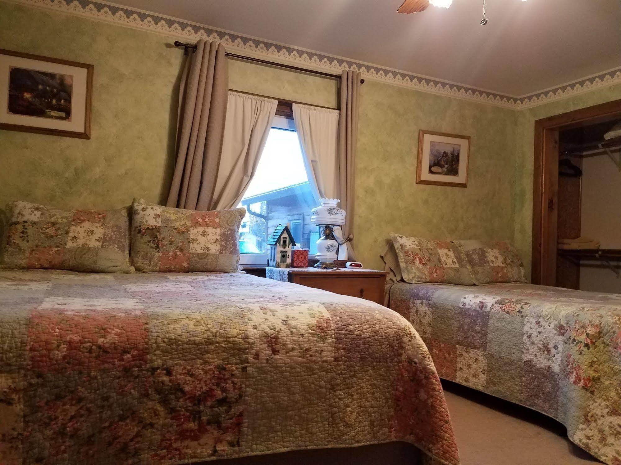 Denali Touch Of Wilderness B&B ฮีลี ภายนอก รูปภาพ