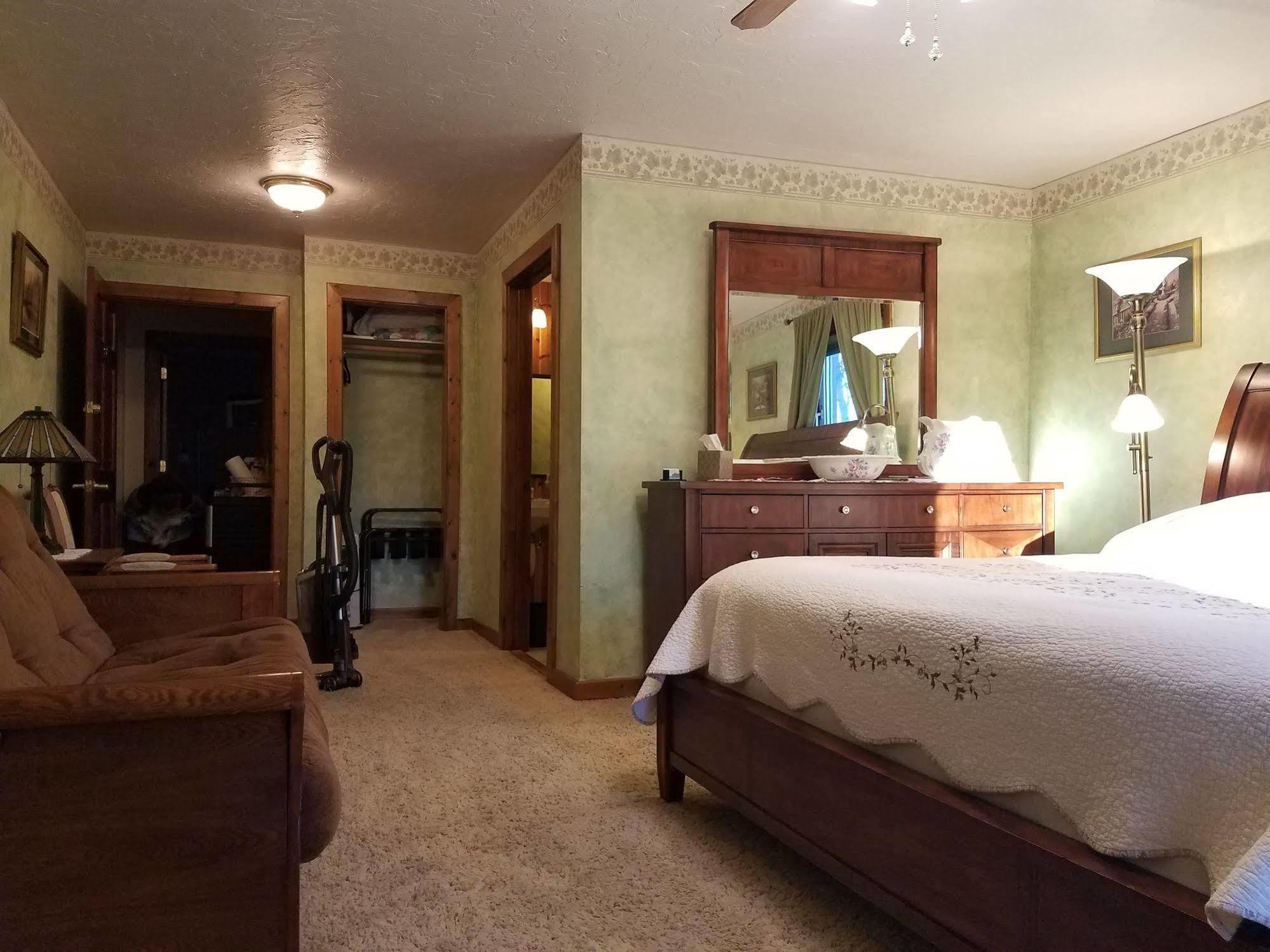 Denali Touch Of Wilderness B&B ฮีลี ภายนอก รูปภาพ