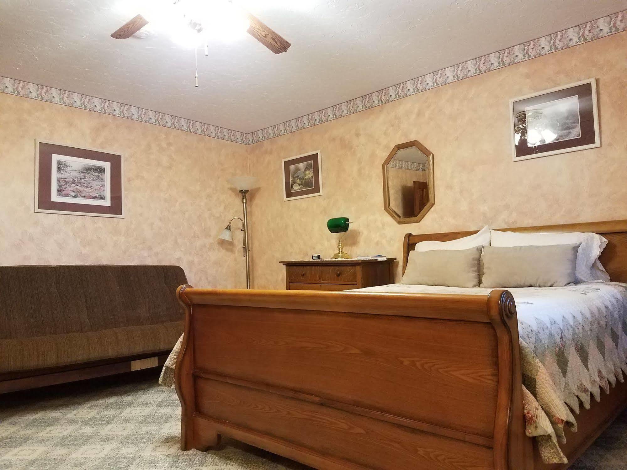 Denali Touch Of Wilderness B&B ฮีลี ภายนอก รูปภาพ