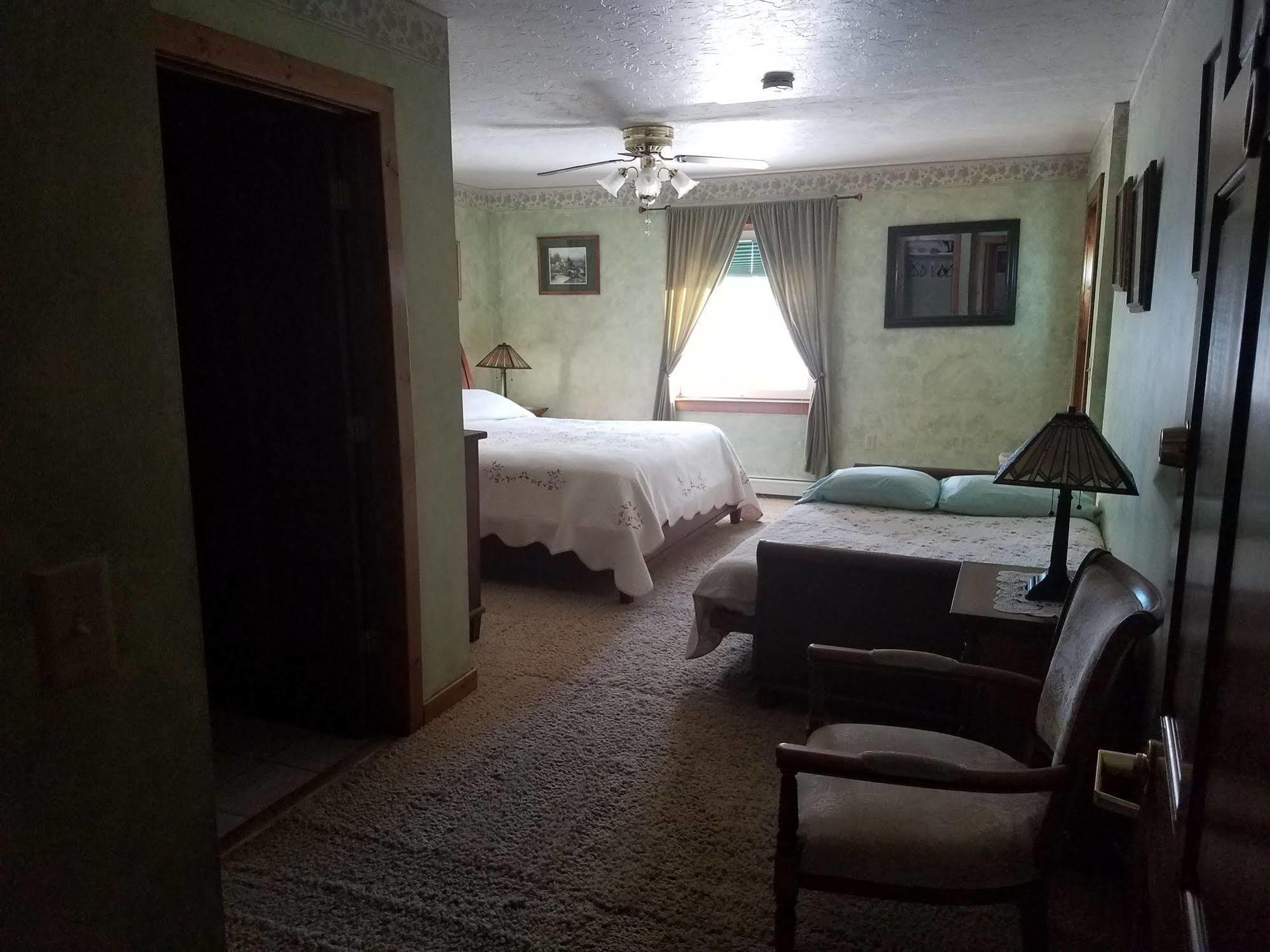 Denali Touch Of Wilderness B&B ฮีลี ภายนอก รูปภาพ